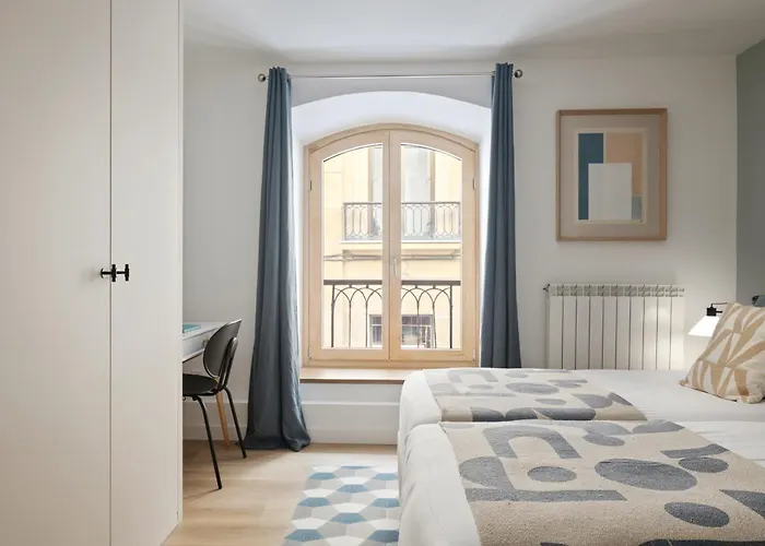 Апартаменти Mayor 7 By Feelfree